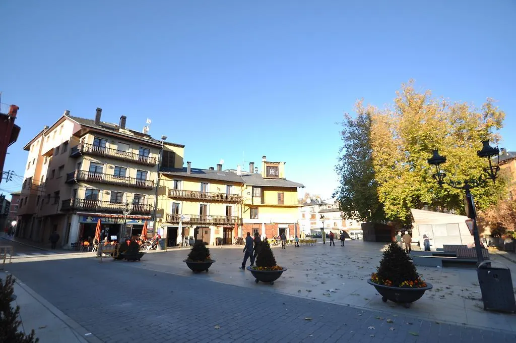 Apartment Apartamentos Plaza De La Vila Puigcerda Spain