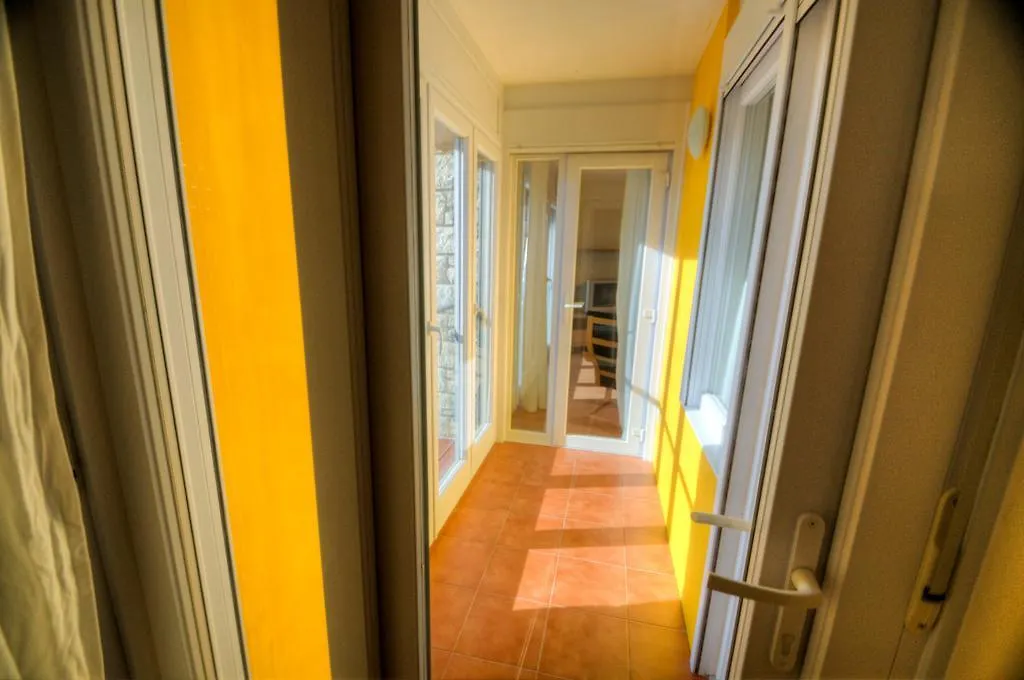 Apartamentos Plaza De La Vila Puigcerda 0*,