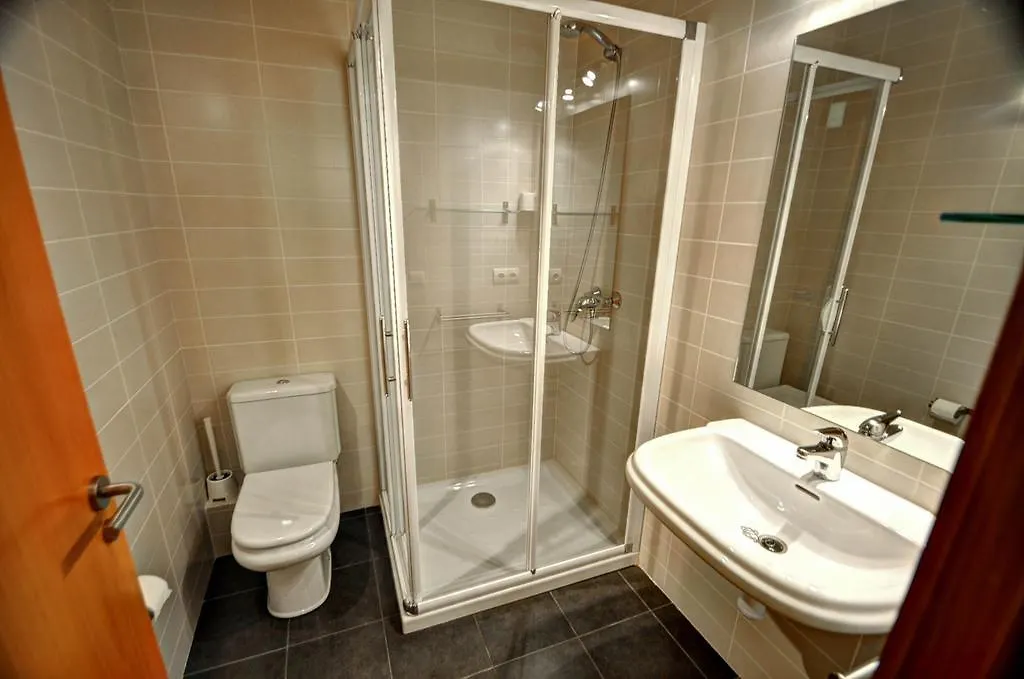 Apartamentos Plaza De La Vila Puigcerda 0*,  Spain